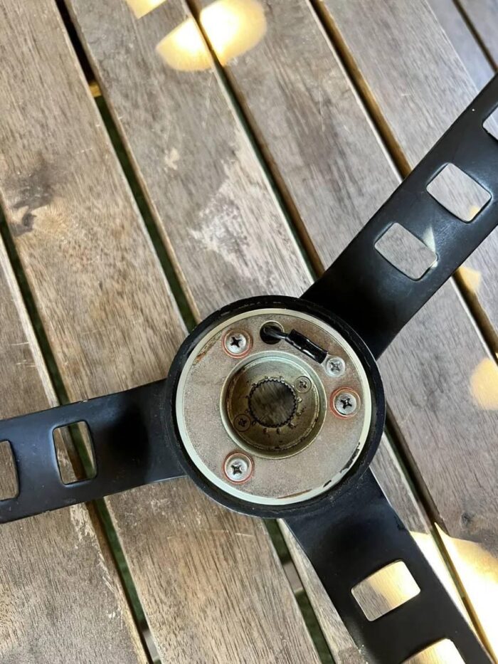 Datsun 240z,260z,280z steering wheel